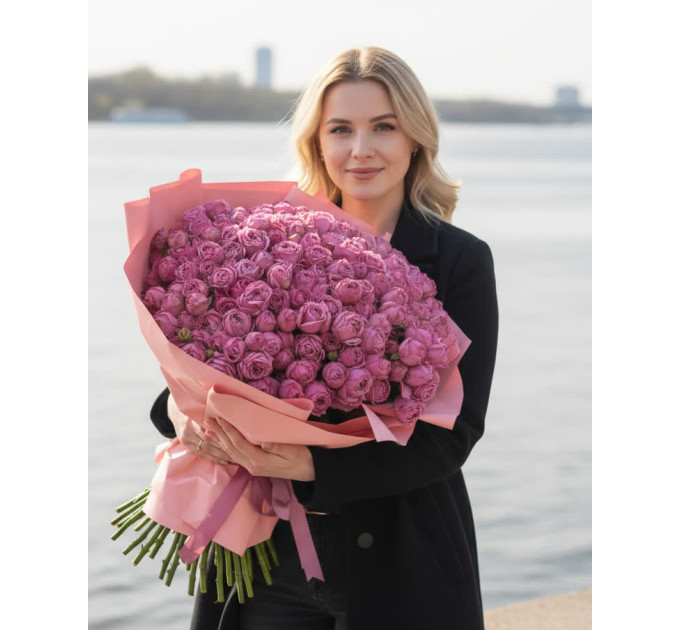 45 малинових кущових півоноподібних троянд  Мисти баблс