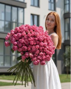 51 малинова кущова півоноподібна троянда Мисти баблс 