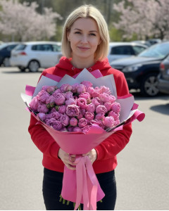 9 малинових кущових півоноподібних троянд Мисти баблс