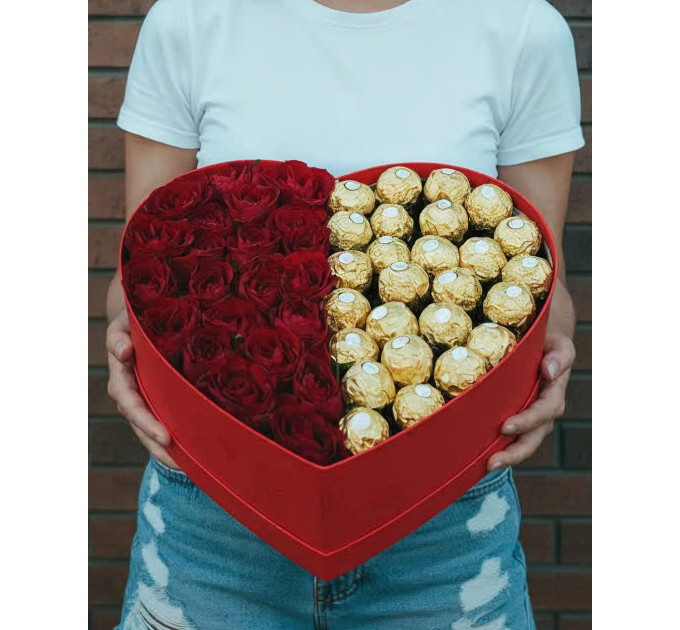 Солодке серце із цукерками fererro rocher  та червоними трояндами