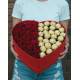 Солодке серце із цукерками fererro rocher  та червоними трояндами