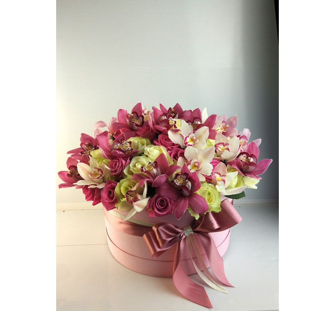 Троянди та орхідеї