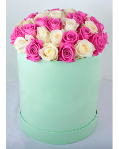 39 троянд у капелюшної коробці