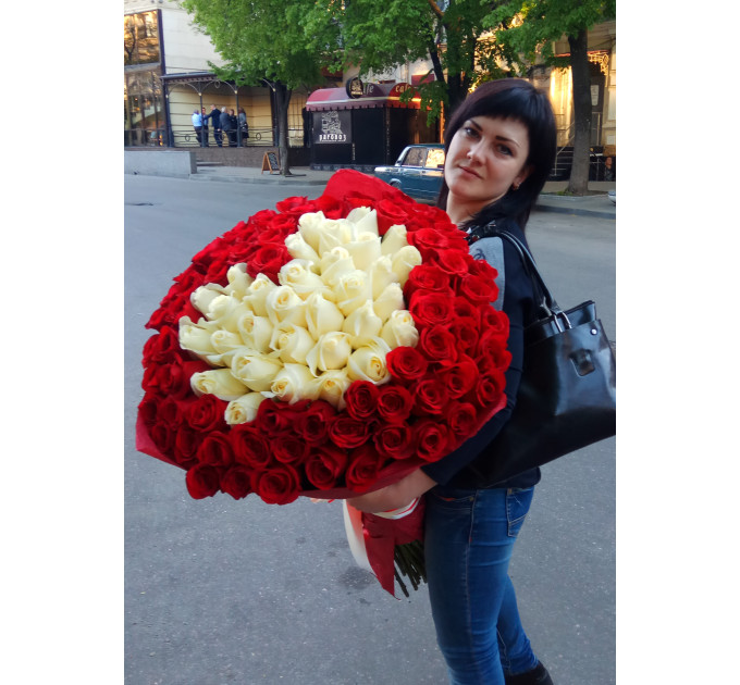 Букет 101 троянда у формі серця