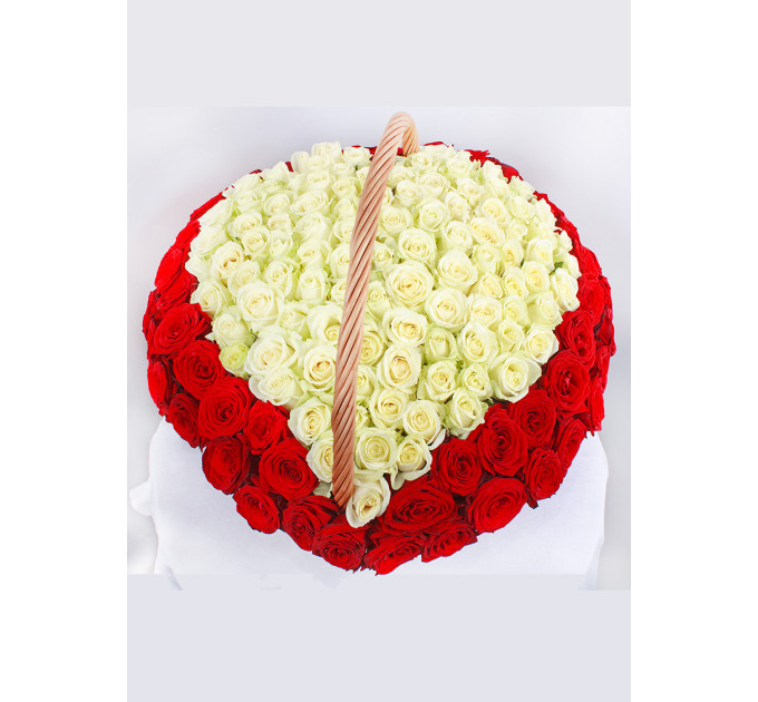 Кошик-серце із 101 трояндою