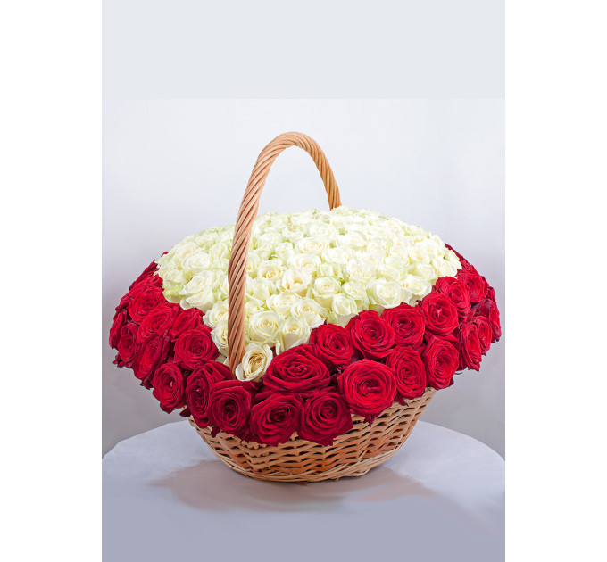 Кошик-серце із 101 трояндою