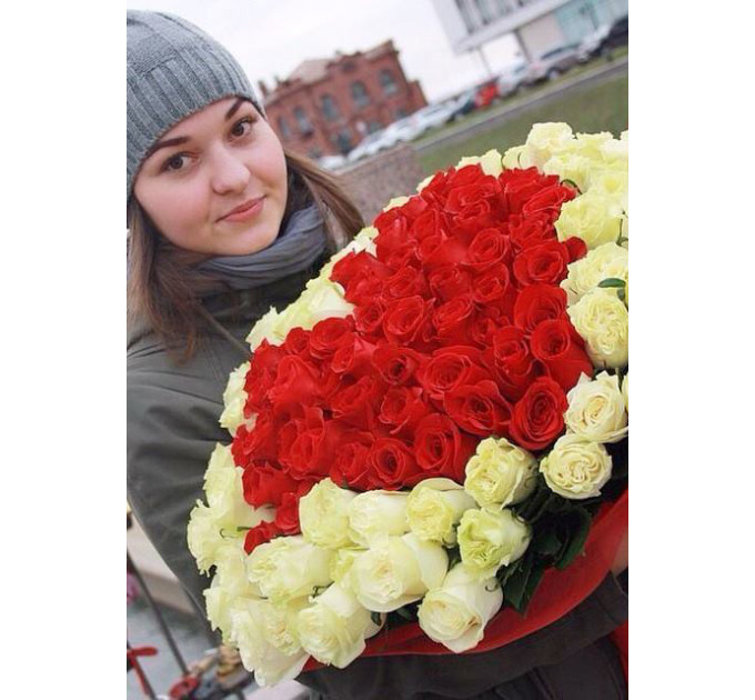 Букет 101 троянда у формі серця