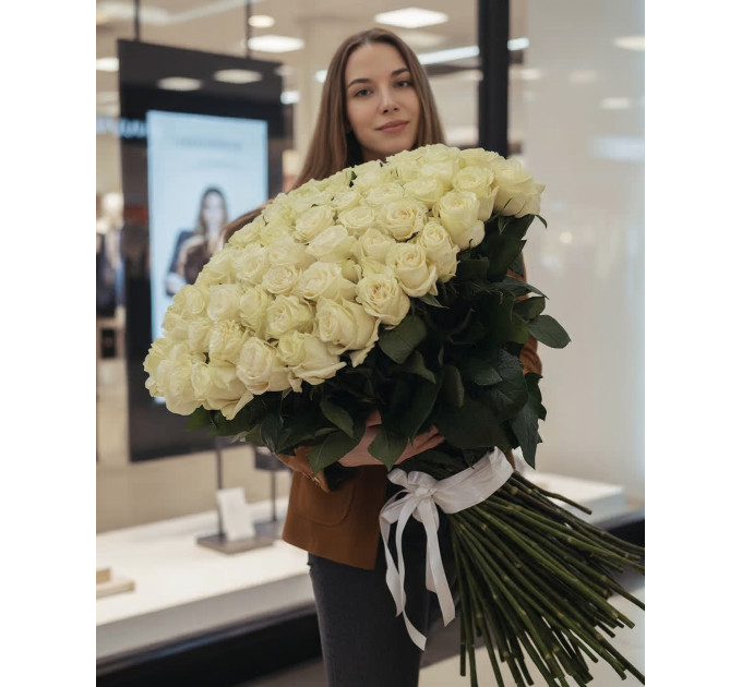 101 метрова імпортна біла троянда