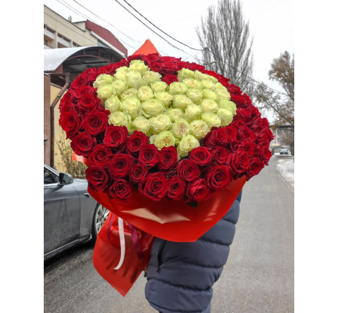 Букет 101 троянда у формі серця