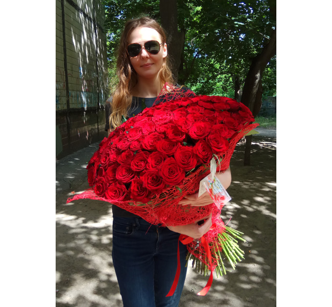 101  червона троянда