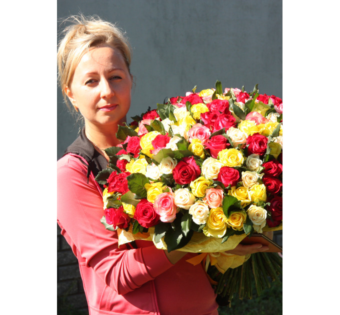 101 різнокольорова троянда