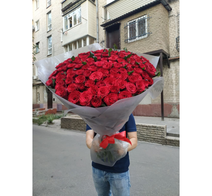 101  червона троянда