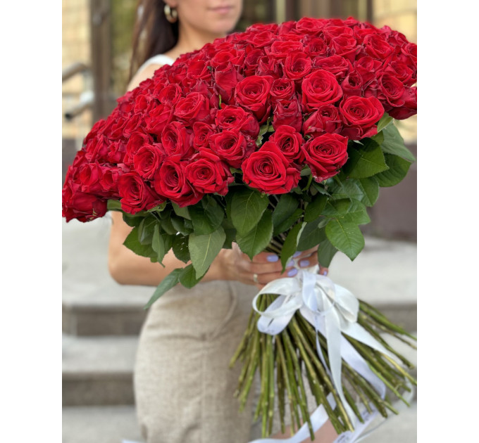 151 червона троянда