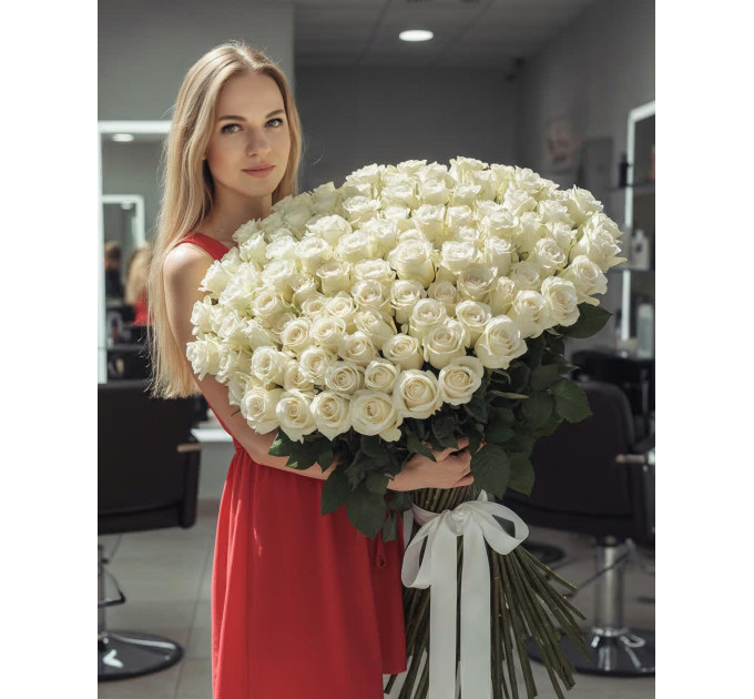 151 метрова імпортна біла троянда
