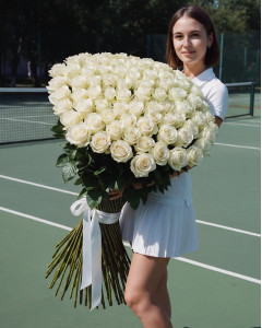 151 метрова імпортна біла троянда