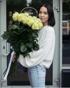 15 метрових імпортних білих троянд