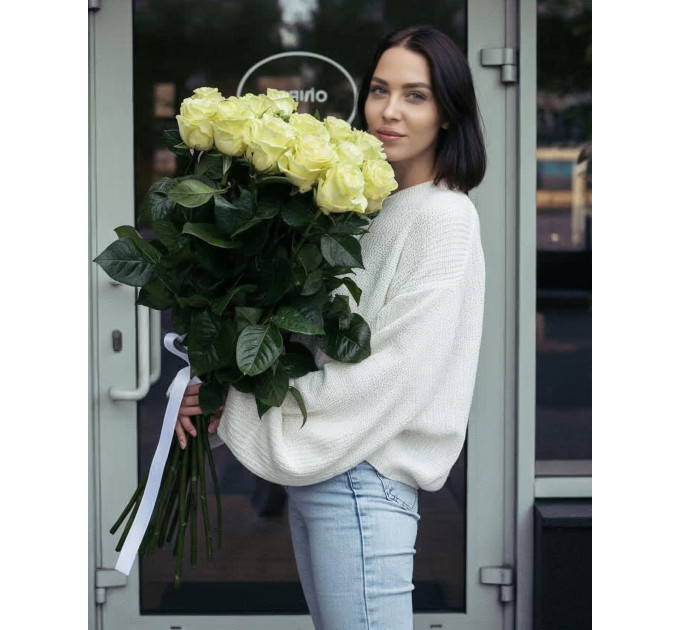 15 метрових імпортних білих троянд