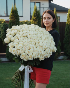201 метрова імпортна біла троянда