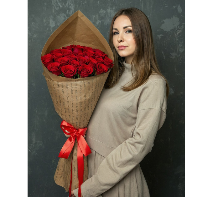 25 червоних троянд