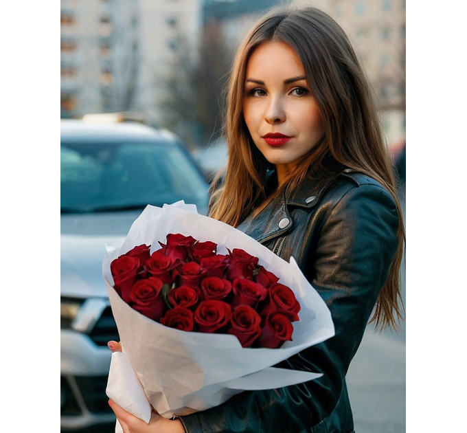 25 червоних троянд