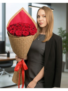 25 червоних троянд