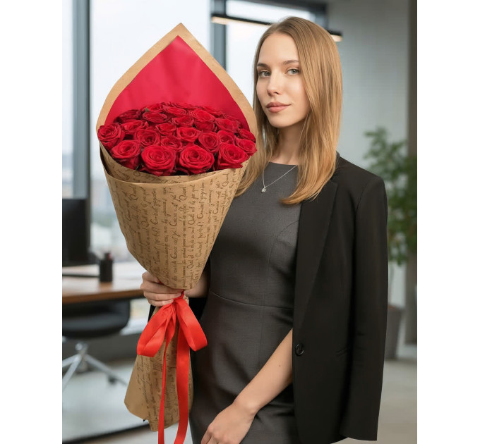 25 червоних троянд