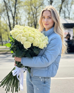 45 метрових імпортних білих троянд