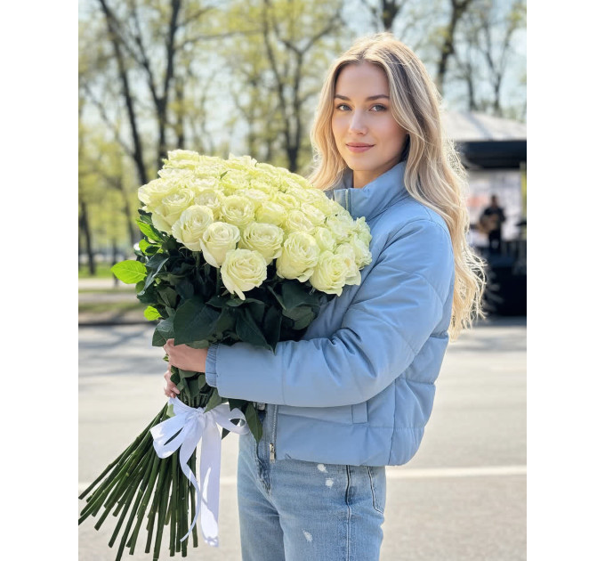 45 метрових імпортних білих троянд