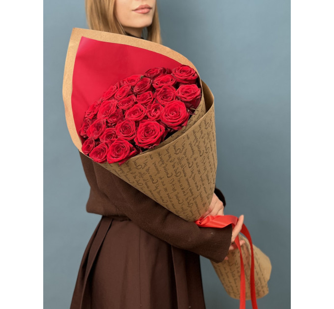 25 червоних троянд