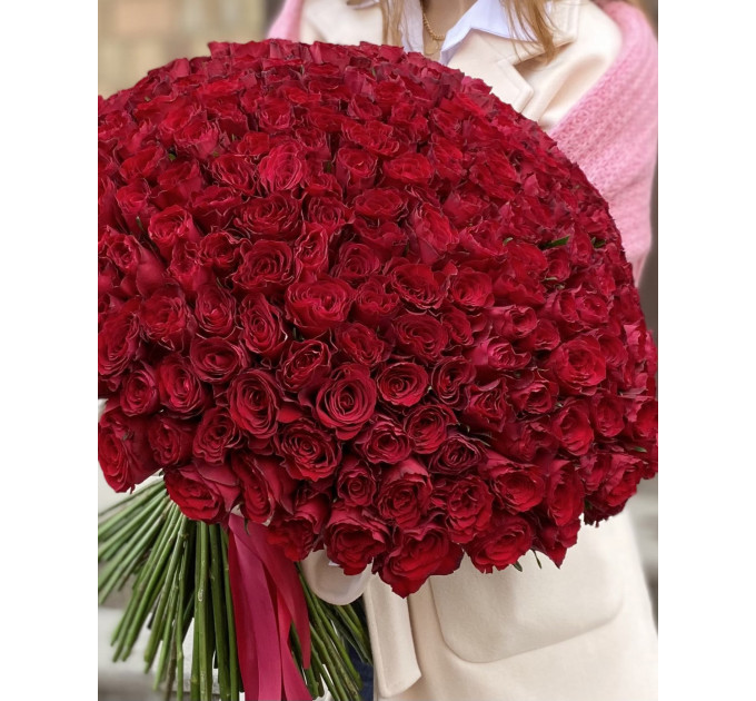 333 червоних троянди