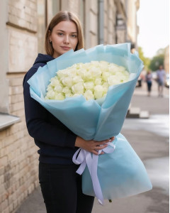 51 біла троянда