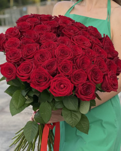 51 червона троянда