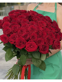 51 червона троянда