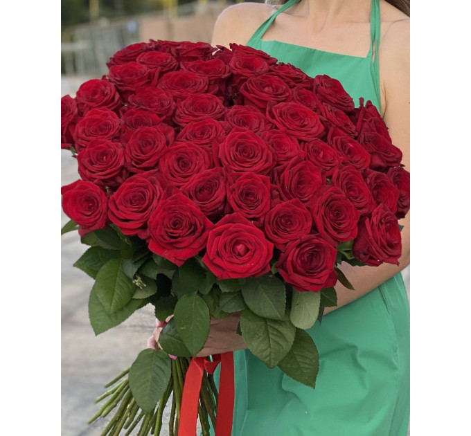 51 червона троянда