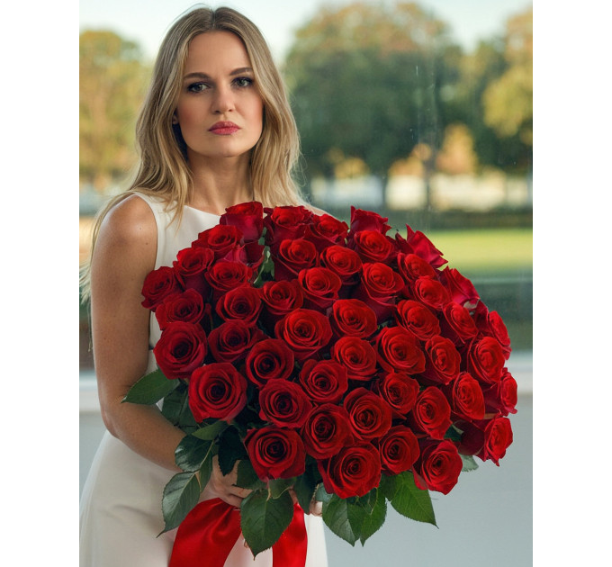 51 червона троянда