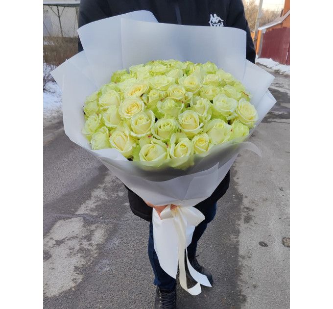 51 біла троянда