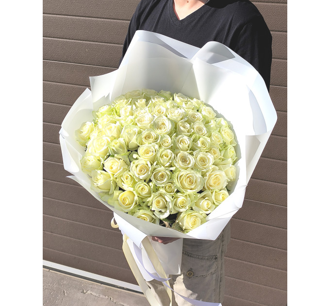 51 біла троянда