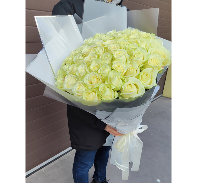 75 білих троянд