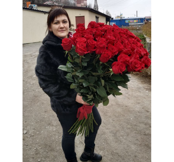 Букет з 75 метрових червоних троянд