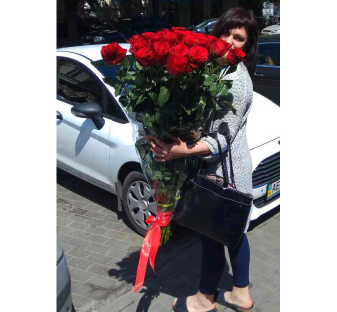 Букет з 35 метрових червоних троянд