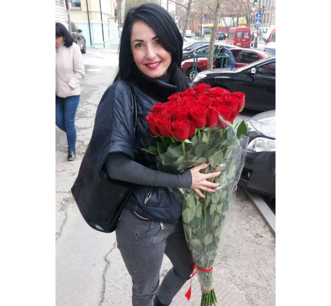 Букет з 15 метрових червоних троянд