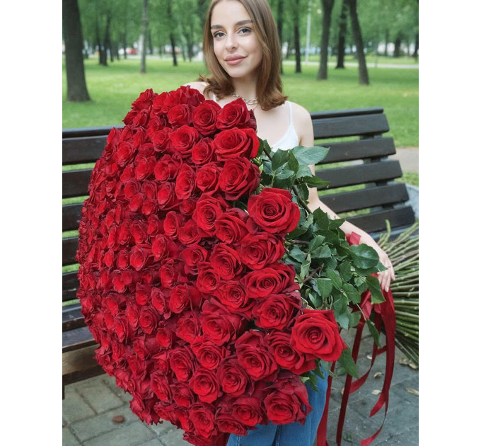 Букет зі 151 метрової червоної троянди