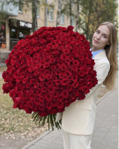 Букет з 201 метрової червоної  троянди