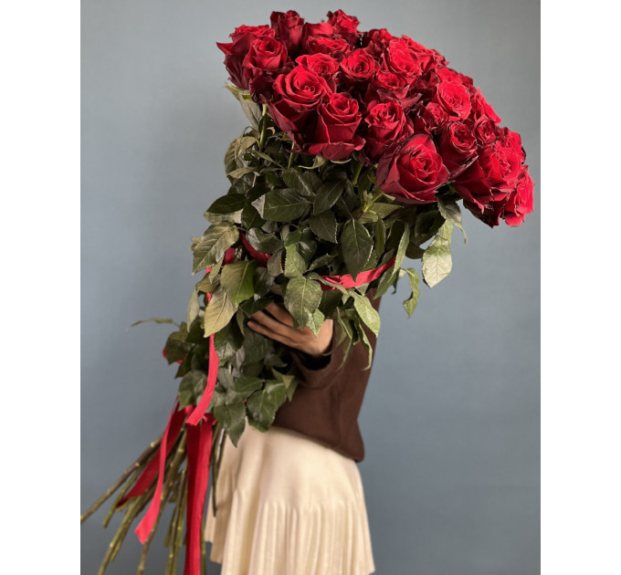 Букет з 35 метрових червоних троянд