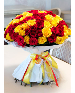 Букет червоних та жовтих троянд "Сонечко"