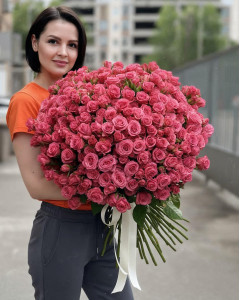 101 рожева троянда Леді Бомбастік