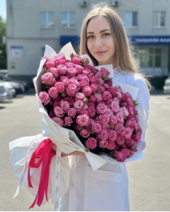 35 рожевих троянд Леді Бомбастік