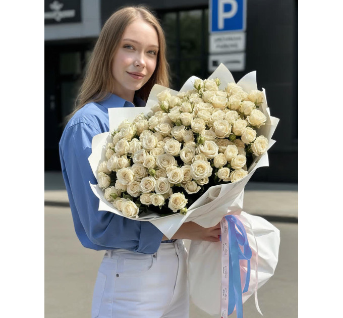 45 кремова кущова троянда Бомбастік