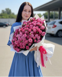 45 рожевих троянд Леді Бомбастік