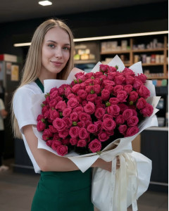 51 рожева троянда Леді Бомбастік